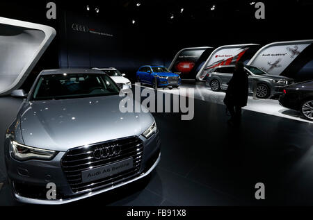 Bruxelles. Xii gen, 2016. Foto scattata a gennaio 12, 2016 mostra Audi stand durante il media day del 94th European Motor Show di Bruxelles, capitale del Belgio. Credito: Voi Pingfan/Xinhua/Alamy Live News Foto Stock