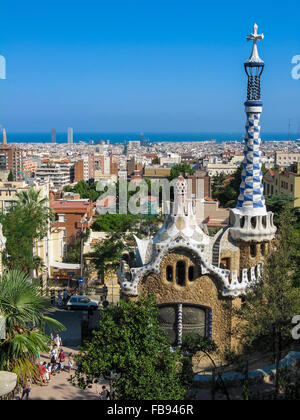 Vista della città di Barcellona dal Parc Guell, Barcellona, Spagna, Europa Foto Stock