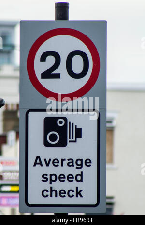 20mph velocità media segno di spunta Foto Stock