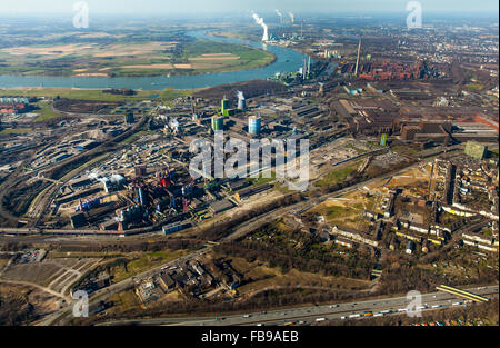 Vista aerea, guardando oltre la Thyssen in Bruckhausen / Schwelgern, Kaiser-Wilhelm-Straße Bruckhausen, acciaierie e la produzione di acciaio, Foto Stock