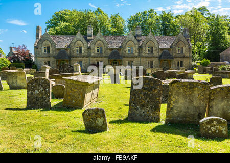 Incantevole vecchio cotswold stone house a Witney,Oxfordshire, England, Regno Unito Foto Stock