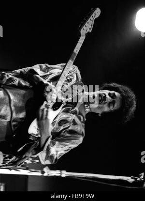 Jimi Hendrix on-stage. - - Di Jimi Hendrix sul palco. - Jimi Hendrix - Philippe Gras / Le Pictorium Foto Stock