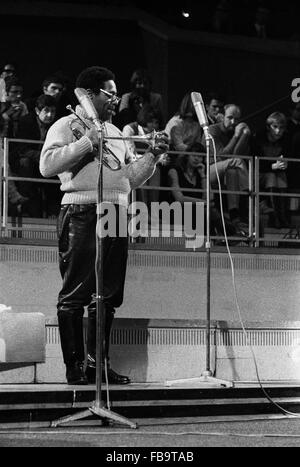 Dizzy Gillespie on-stage. - - Dizzy Gillespie on-stage. - Dizzy Gillespie nel 1968. - Philippe Gras / Le Pictorium Foto Stock