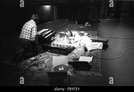 La Monte Young, Pandit Pran Nath concerto, Le Palace, 1972 - 1972 - Francia / Ile-de-France (Regione) / Ile-de-France (regione) - La Monte Young, Pandit Pran Nath concerto, Le Palace, 1972 - Philippe Gras / Le Pictorium Foto Stock