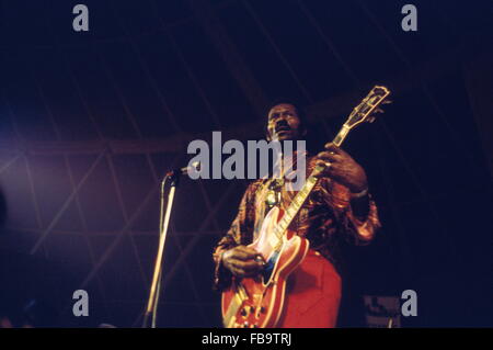 Chuck Berry. - 1972 - Francia / Ile-de-France (Regione) / Parigi - Chuck Berry. - Chuck Berry ; - Live a La Villette ; - Parigi ; - 1972 ; - - Philippe Gras / Le Pictorium Foto Stock