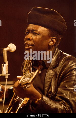 John Lee Hooker - 1970 - Francia / Ile-de-France (Regione) / Parigi - John Lee Hooker - John Lee Hooker ; - O.R.T.F (l'ufficio de Radiodiffusion-Television Francaise (ORTF) - Maison radio ; - Parigi ; - 1970 ; - - Philippe Gras / Le Pictorium Foto Stock