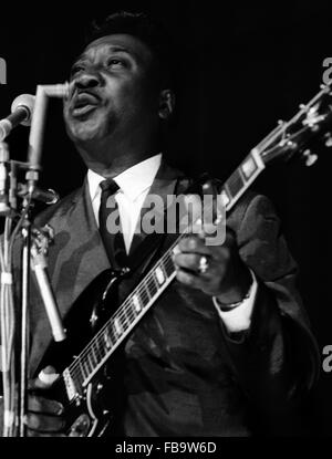 Le acque fangose (American blues musicista, generalmente considerato il padre della moderna Chicago blues") - - acque fangose (American blues musicista, generalmente considerato il padre della moderna Chicago blues") - acque fangose sul palco. - Philippe Gras / Le Pictorium Foto Stock