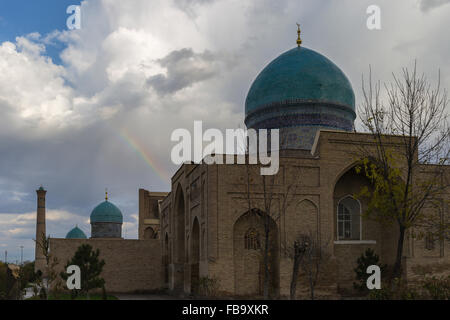 Khast Imam complesso in Tashlent. Una serie di moschee e madrase Foto Stock