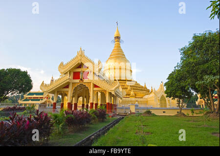 Maha Wizara Pagoda (Maha Wizaya Pagoda) nell Arcidiocesi di Yangon, Myanmar Foto Stock