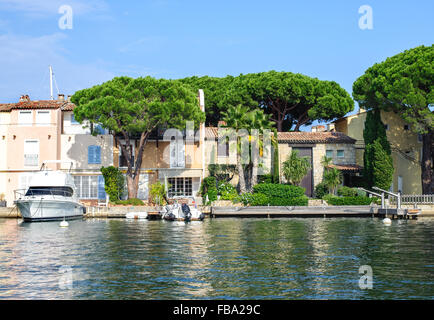 Vista sul Port Grimaud, Costa Azzurra, Francia Foto Stock