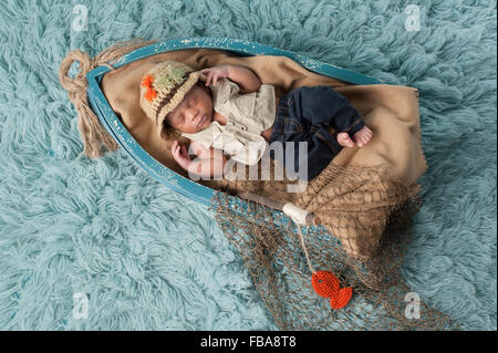 Neonato ragazzo pescatore Outfit Foto Stock