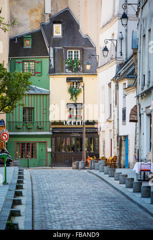 Rue Saint-julien Le Pauvre nel Quartiere Latino di Parigi Francia Foto Stock