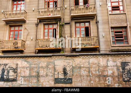 Vecchio culturale Duolon Road Apartments Hong kou District Shanghai in Cina. Vecchia Shanghai Case e Street Foto Stock