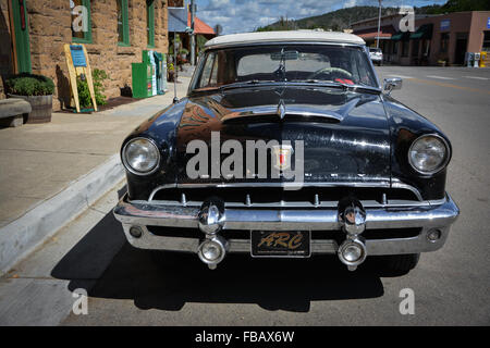 Vintage auto americane nel vecchio West Town di Mancos, Colorado, STATI UNITI D'AMERICA Foto Stock