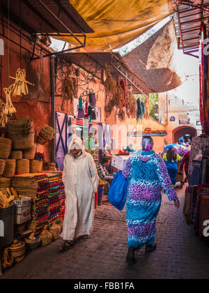 La vita di strada Medina di Marrakech Foto Stock