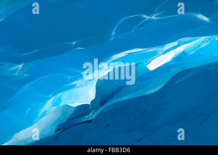 Blue la grotta di ghiaccio di Fox Glacier - Nuova Zelanda Foto Stock