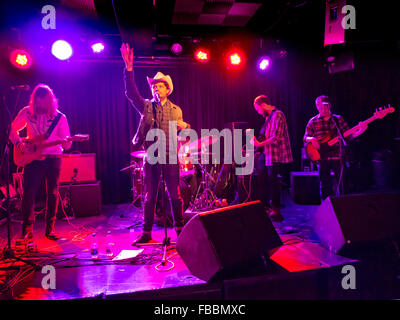 Londra, Regno Unito. Il 13 gennaio, 2016. Leggende della banda del paese di eseguire a 'la linea di best fit' festival presso il Lexington Pentonville Rd London UK 13/1/2016 Credit: Martyn Goddard/Alamy Live News Foto Stock