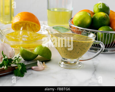 Citrus vinaigrette a base di arachidi Foto Stock