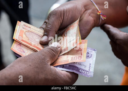 Il governo dello Sri Lanka moneta note Foto Stock