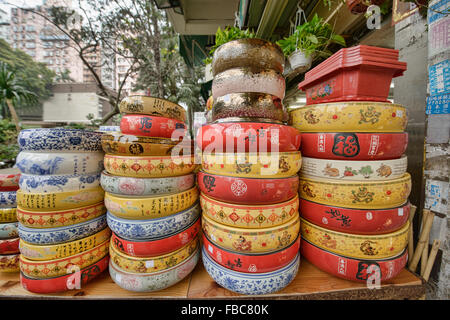 Lacca della Cina bocce in vendita in Mongkok, Hong Kong Foto Stock