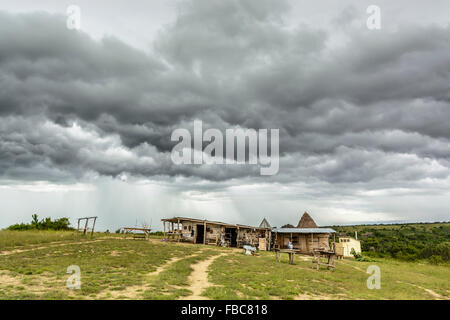 Capanne di legno, Queen Elizabeth National Park, Uganda, Africa Foto Stock