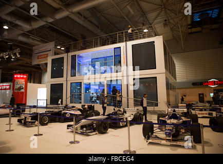 Birmingham, Regno Unito. Xiv gen, 2016. Williams F1 display ad Autosport il passato e il presente F1 auto Credito: Steven roe/Alamy Live News Foto Stock