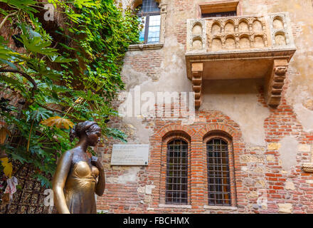 Romeo e Giulietta balcone a Verona, Italia Foto Stock