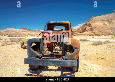 Vecchio carrello fuori nel deserto Foto Stock