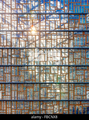 Bruxelles, Nuova Europa edificio, progettato da Philippe Samyn & Partners, è la nuova sede del Consiglio europeo. Aka l'uovo edificio. Facciata di carta riciclata per windows. Foto Stock