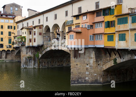 Il famoso Ponte Vecchio a Firenze, Italia Foto Stock