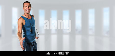 Immagine composita di felice personal trainer dando handshake Foto Stock