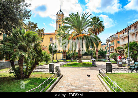 PORTO AZURRO, ISOLA D'ELBA, Italia - circa agosto, 2011: le strade di Porto Azurro sull isola d'Elba Foto Stock