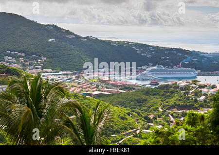 La vittoria di Carnival Cruise Ship è ormeggiata in Charlotte Amalie Foto Stock