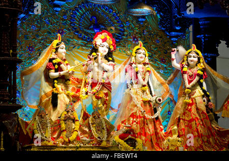 Gli idoli di Krishna e Radha nel Tempio ISKCON Chennai Madras, Tamil Nadu, India, Asia Foto Stock