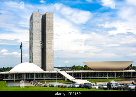 Brasilia, Brasile - 20 Novembre 2015: Vista della nazionale brasiliana palazzo dei congressi a Brasilia, capitale del Brasile. Foto Stock
