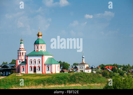 Chiesa di Elia il profeta Elia (chiesa) - La chiesa di Suzdal, Russia. Costruito nel 1744. Anello d'oro della Russia Foto Stock