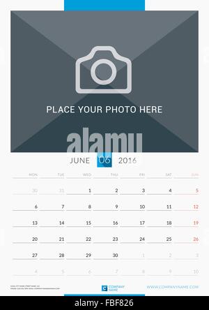 Giugno 2016. Parete calendario mensile per il 2016 Anno. Vector Design Stampa Modello con posto per foto. La settimana inizia il lunedì. Ritratto Illustrazione Vettoriale