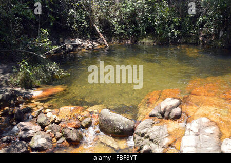 Caduta di acqua ad alto Paraiso de Goias Chapada dos Veadeiros Stato di Goias, Brasile Foto Stock