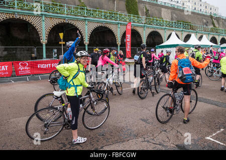London to Brigton cycle ride to raise money for the British Heart Foundation Foto Stock