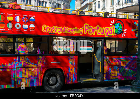 Vista vedere autobus con tetto scoperto a Porto, Portogallo Foto Stock