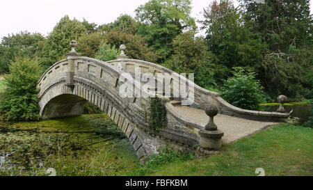 Cinese ponte ornamentali Wrest Park Foto Stock