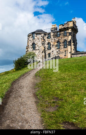 Edimburgo - ampia vista della città vecchia architettura - capitale della Scozia, tipica architettura britannica . Tutte le case fatte da sa Foto Stock