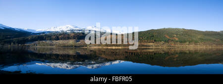 Loch Lubnaig presso il Parco nazionale di Lomond Scozia, in febbraio. Foto Stock