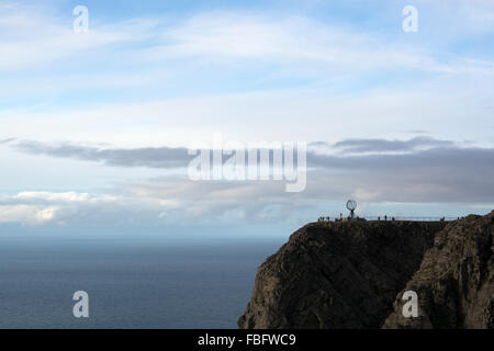 In Norvegia presso l'isola Mageroya, in corrispondenza di una delle scogliere del nord il Capo Nord si trova a. Il cape include un 307 metri di alta cl Foto Stock