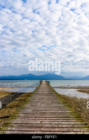 Foto scattata presso il Chiemsee in Baviera, Germania, in settembre. Foto Stock