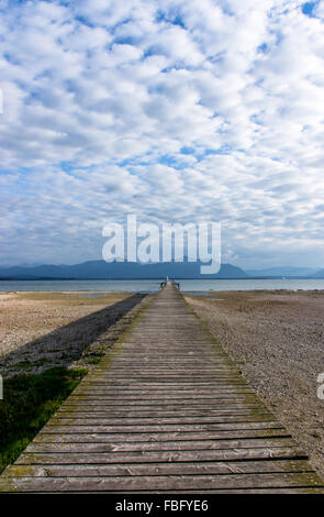 Foto scattata presso il Chiemsee in Baviera, Germania, in settembre. Foto Stock