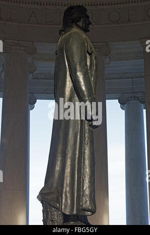 Thomas Jefferson statua dentro il suo memoriale di Washington DC, Stati Uniti d'America. Foto Stock