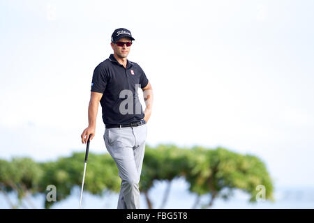 Honolulu, Hawaii, Stati Uniti d'America. 15 gennaio, 2016. Adam Scott attende il suo turno durante la riproduzione del secondo round del Sony Open a Waialae Country Club di Honolulu, Hawaii. © csm/Alamy Live News Foto Stock