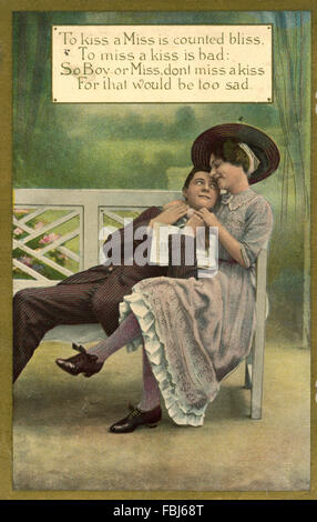 Cartolina, storico, giovane, in amore, una panchina nel parco, Foto Stock