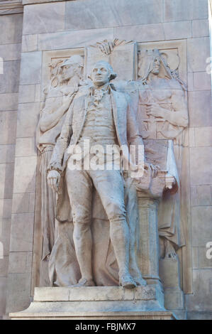 New York, Stati Uniti d'America George Washington statua su Washington Square Arch Foto Stock